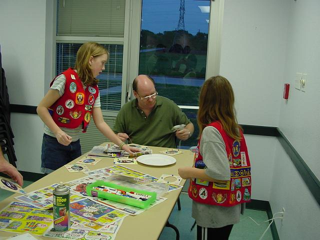 Van helping Kaitlyn and Jessica on picture frame craft.JPG